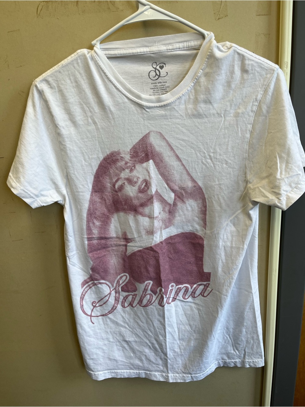 Sabrina Carpenter Bumble B. White Tee with Pink Lip Print size M
